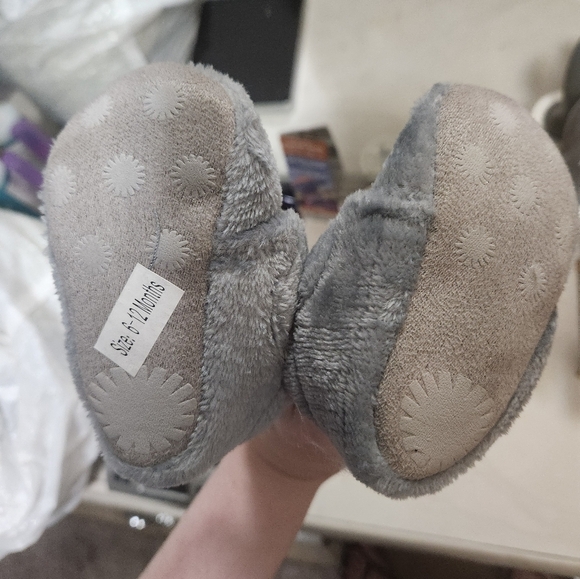 Plush Baby Boots, Size 6-12 months - Picture 3 of 3